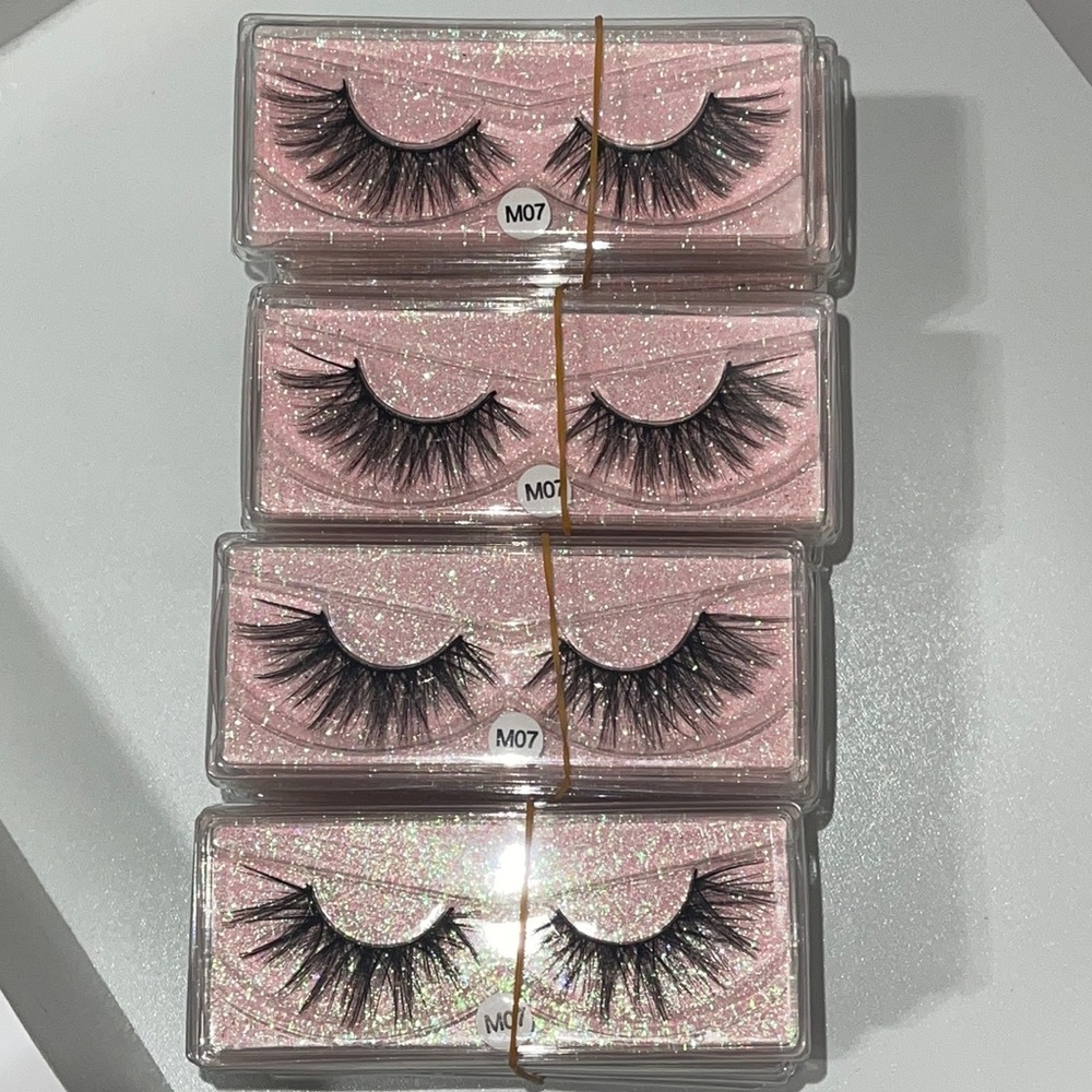 Glamorous Black False Eyelashes Set